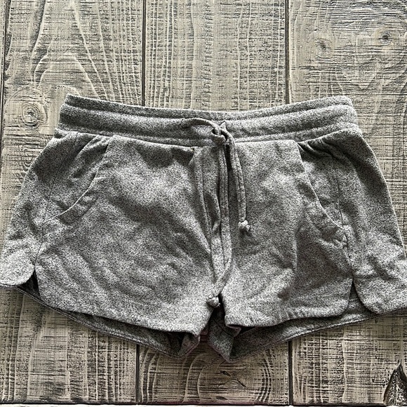 Soft grey shorts - Picture 1 of 3